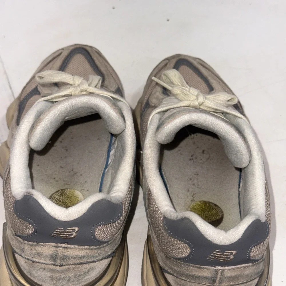 New Balance 9060 Gray Beige Low Top Lace-Up Unisex Sneakers GC9060EB 5.5 Mens